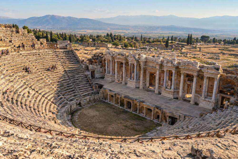 Teatr rzymski w Hierapolis na terenie Pamukkale