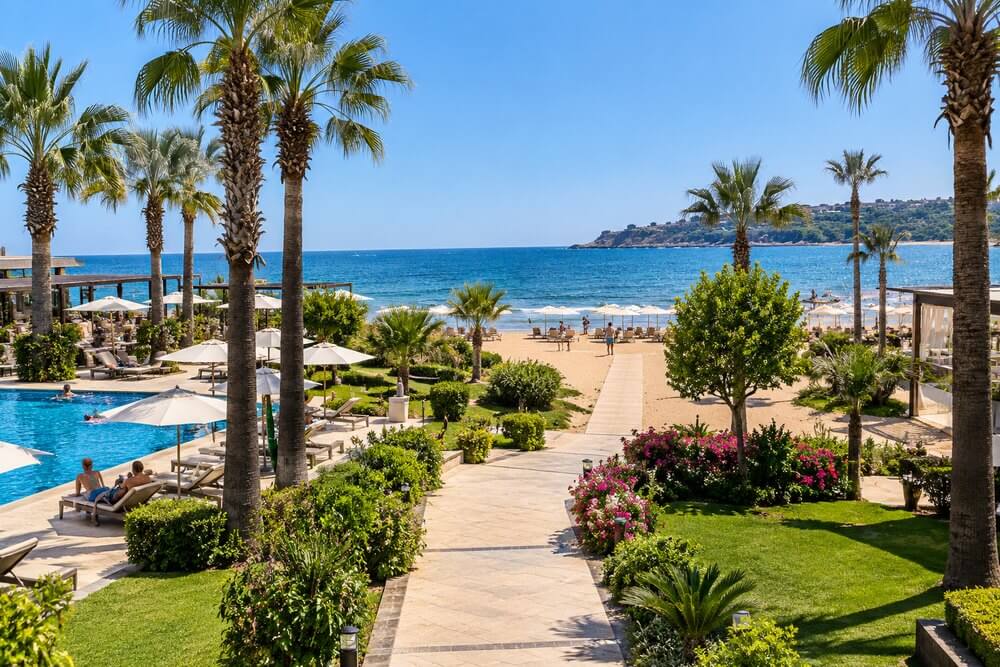Resort w Turcji położony bezpośrednio przy piaszczystej plaży